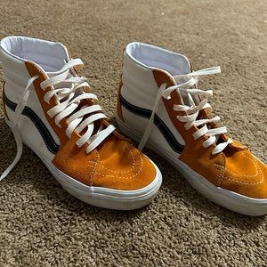 Vans MENS 7 or WOMENS 8.5